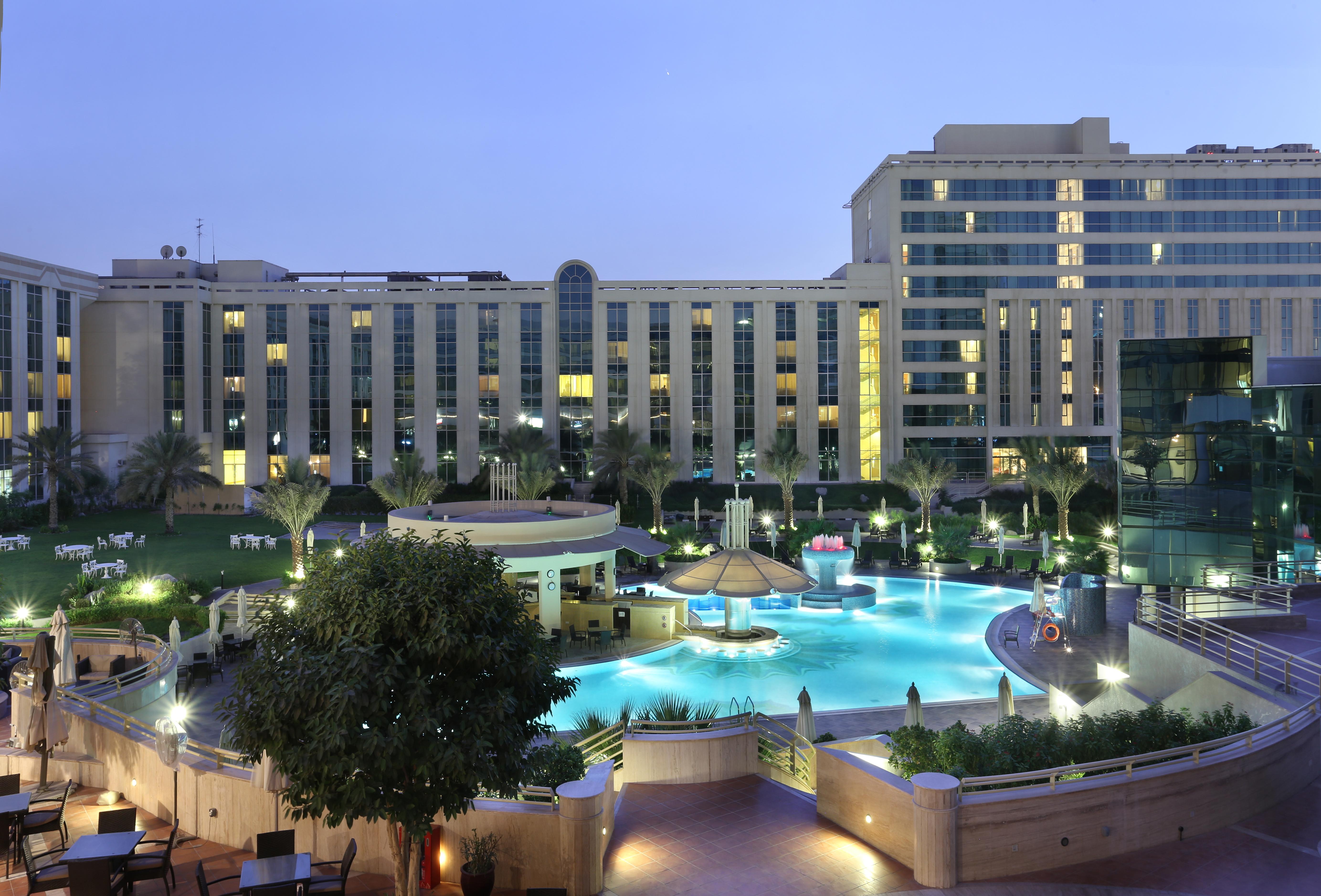 Millennium Airport Hotel Дубай Экстерьер фото